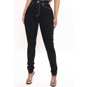 🆕 🖤Curvy High Rise Skinny Jeans - Black 🖤🤍